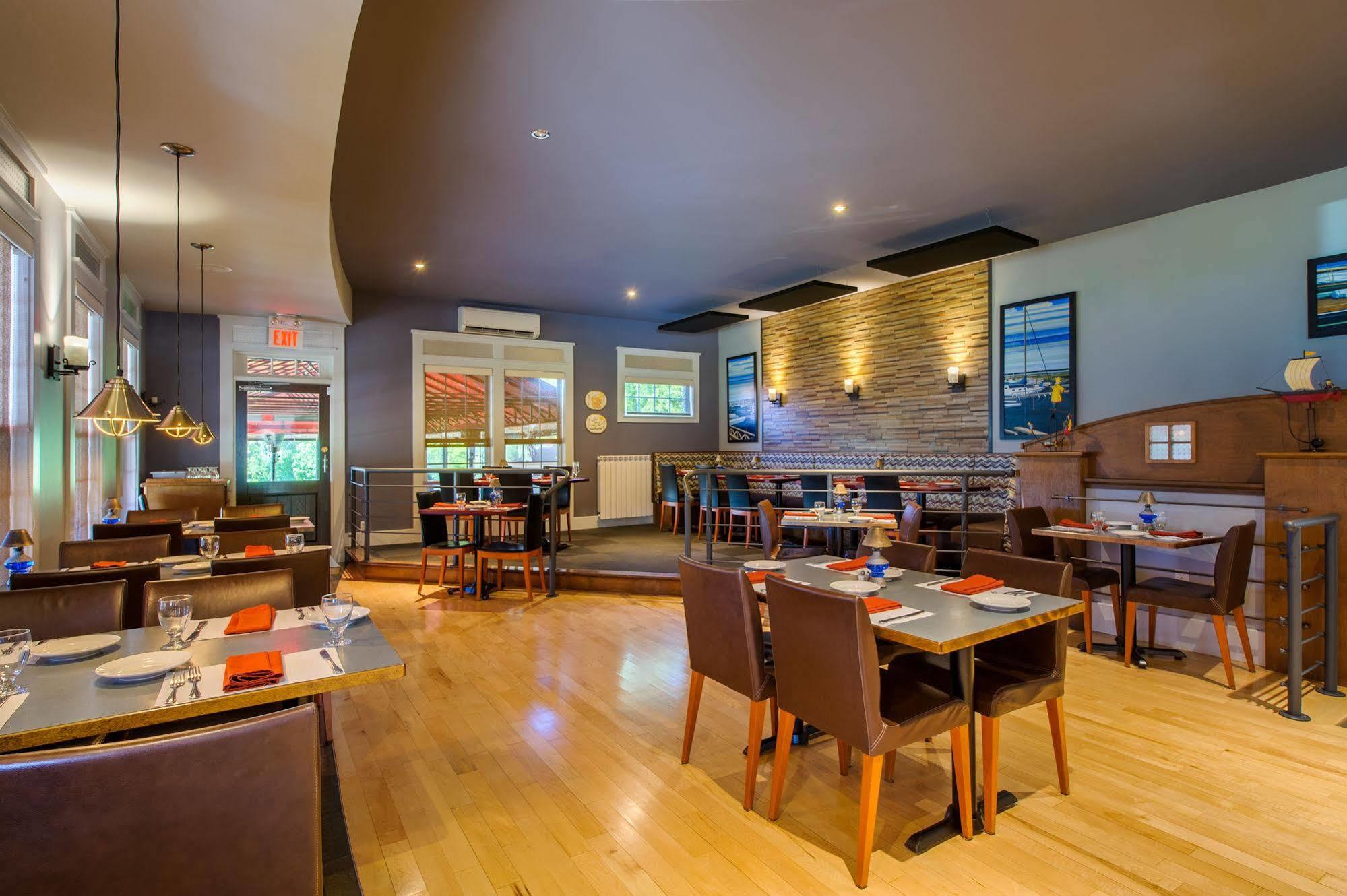 Auberge Gabriele Inn Shediac Bagian luar foto