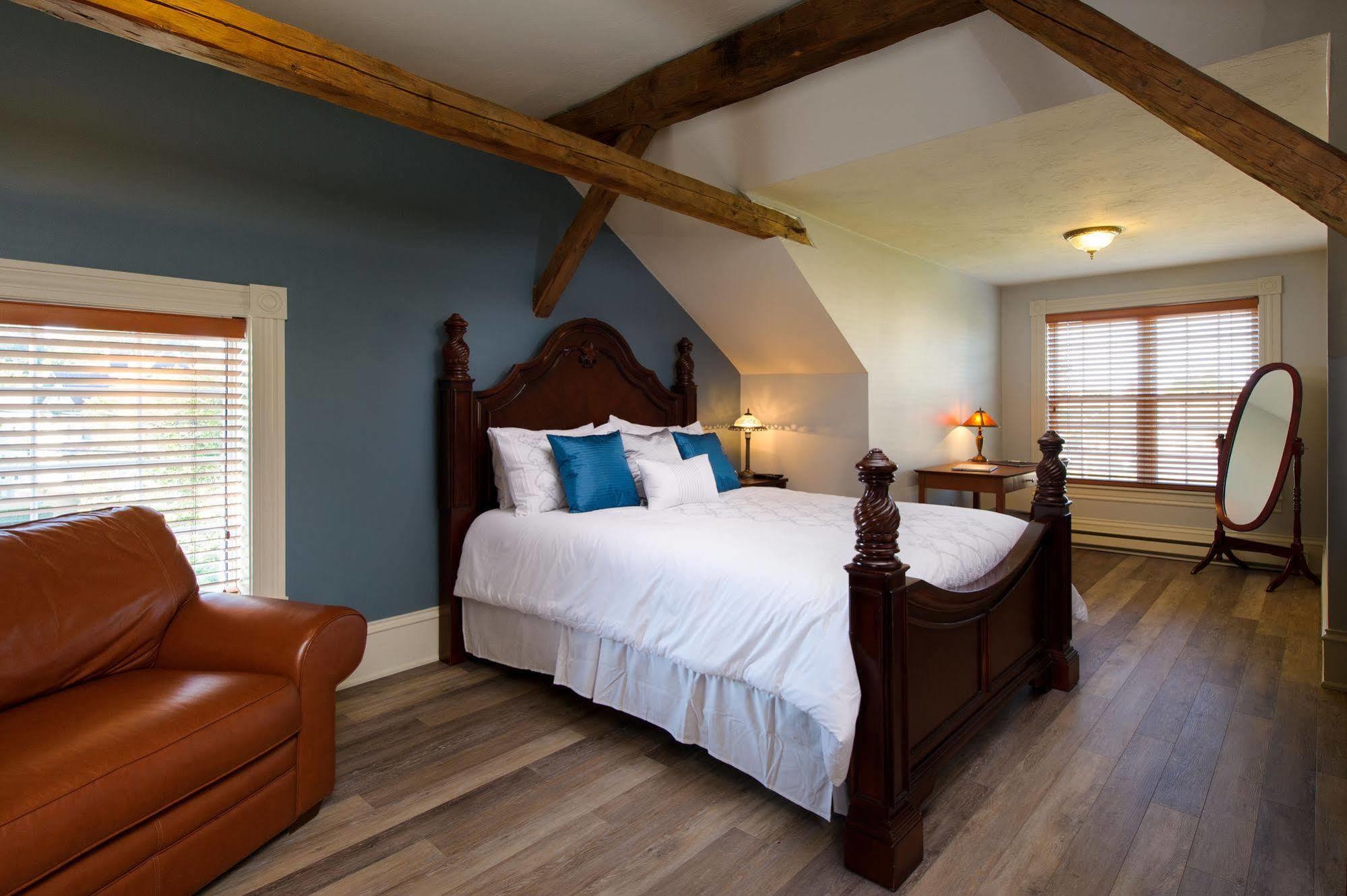 Auberge Gabriele Inn Shediac Bagian luar foto