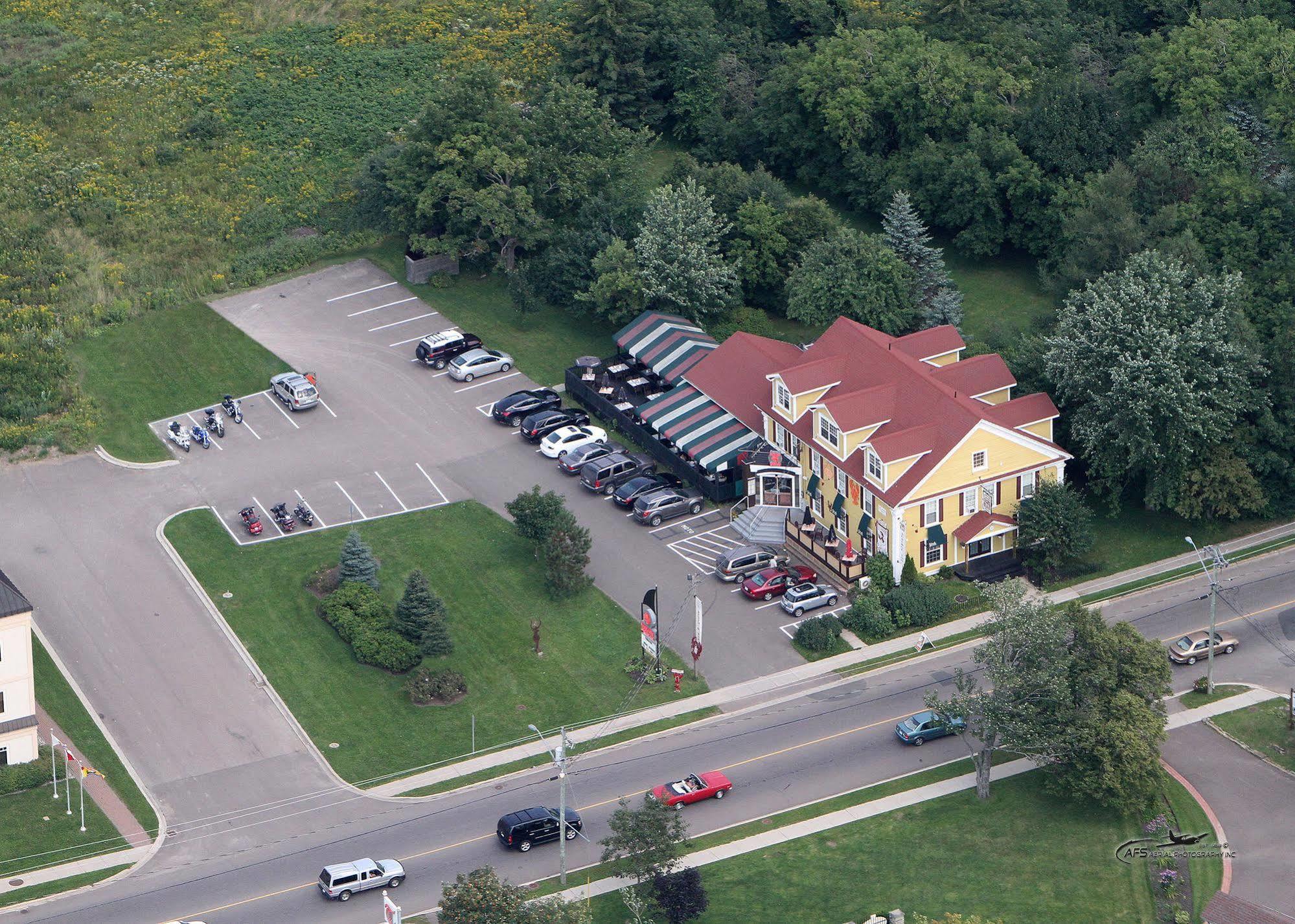 Auberge Gabriele Inn Shediac Bagian luar foto